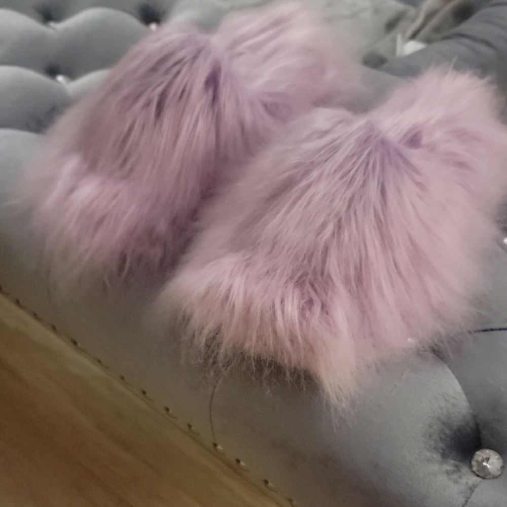 Current Mood Lavender Pink Fluffy Slippers. Size 10 - Picture 2 of 7